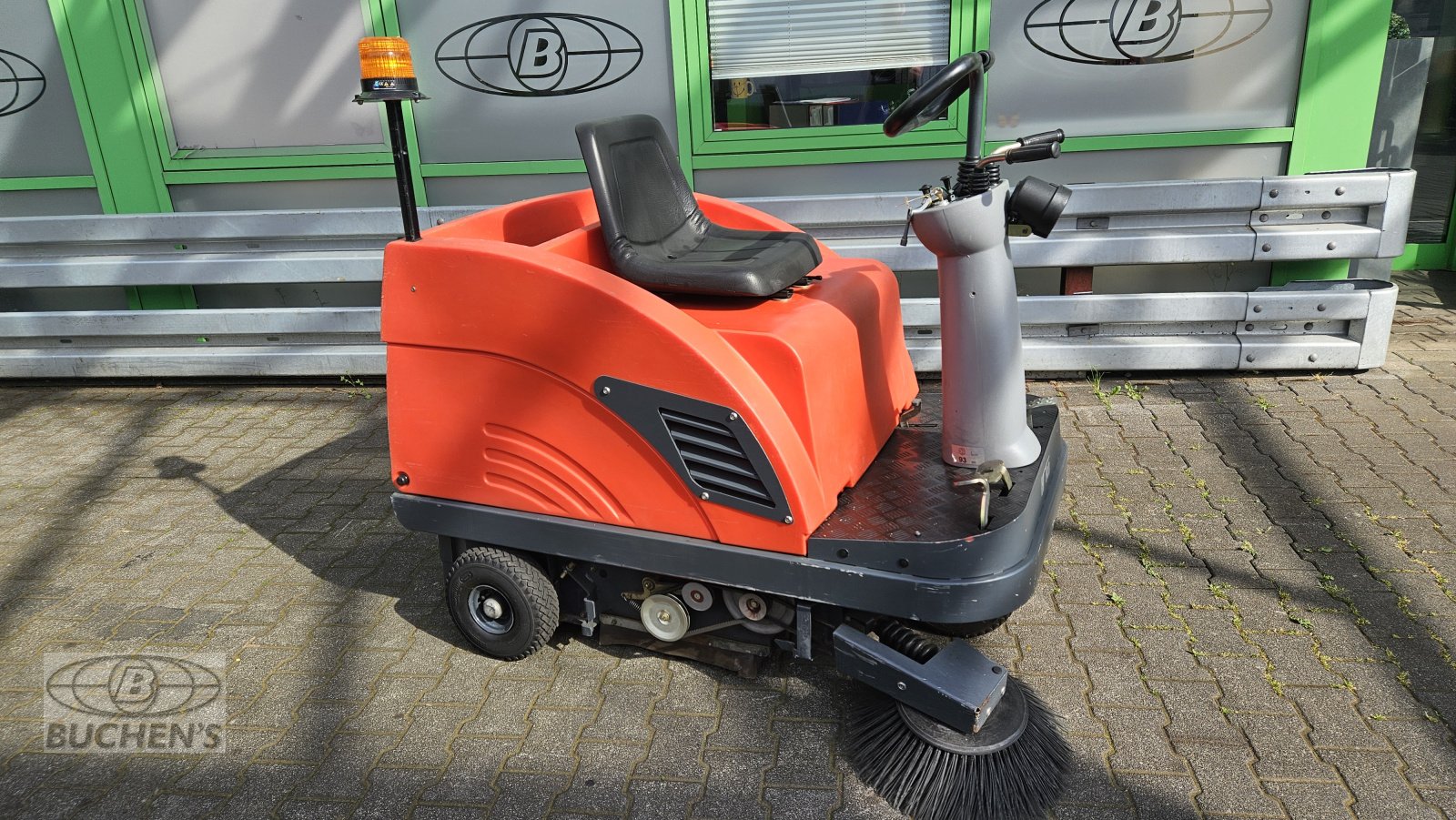 Kehrsaugmaschine typu Hako Sweepmaster P900 R, Gebrauchtmaschine v Olpe (Obrázek 1)