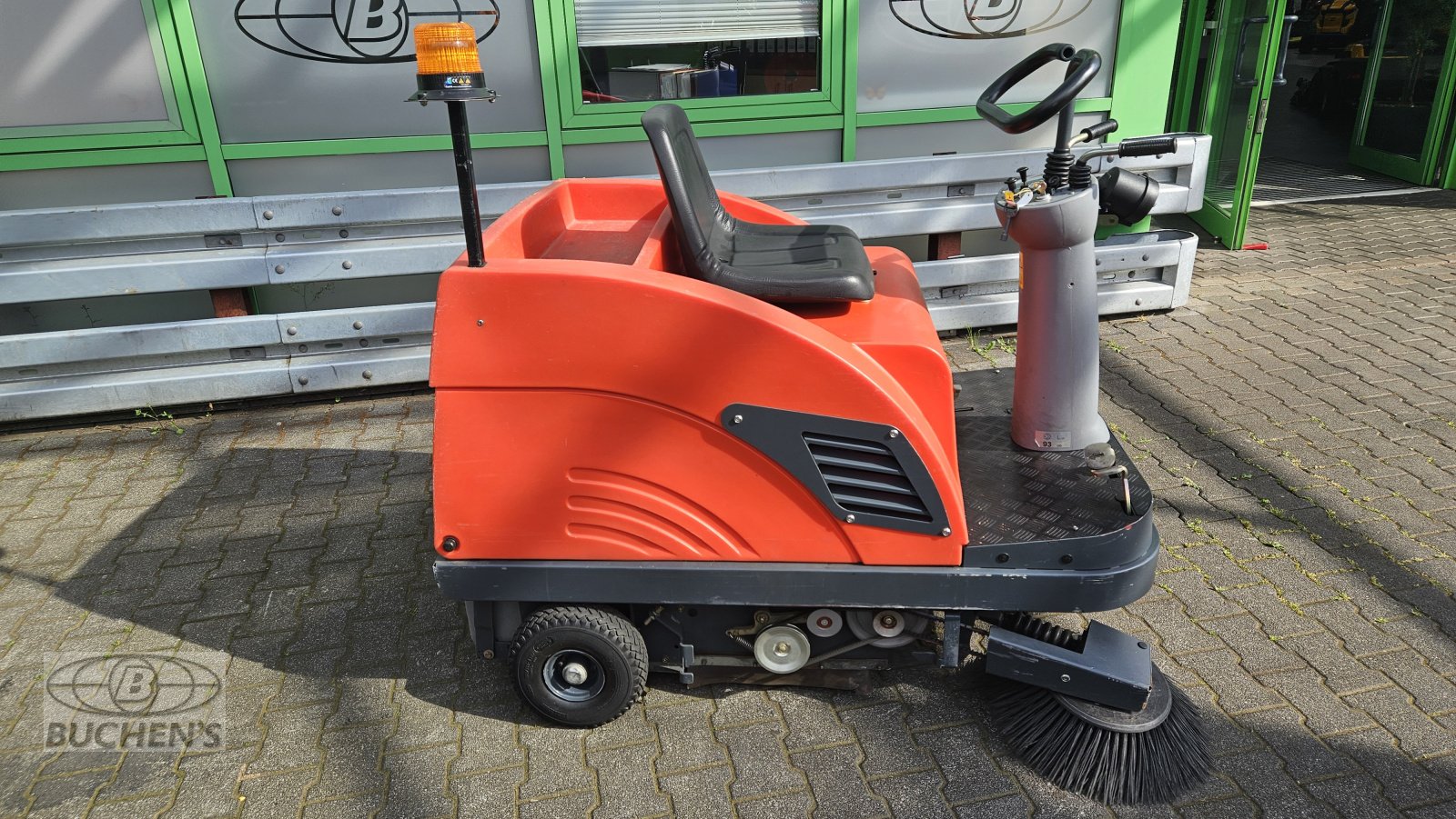 Kehrsaugmaschine typu Hako Sweepmaster P900 R, Gebrauchtmaschine v Olpe (Obrázek 2)