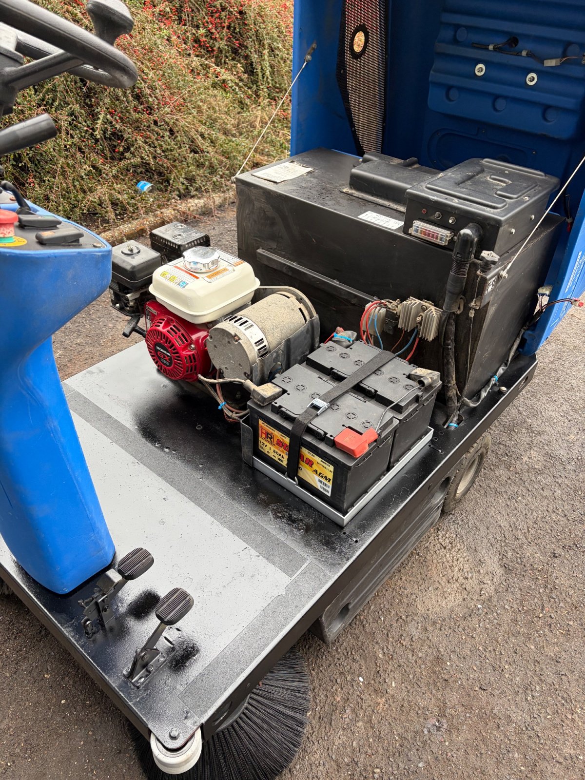 Kehrsaugmaschine типа Nilfisk R570P, Gebrauchtmaschine в Gladbach (Фотография 2)