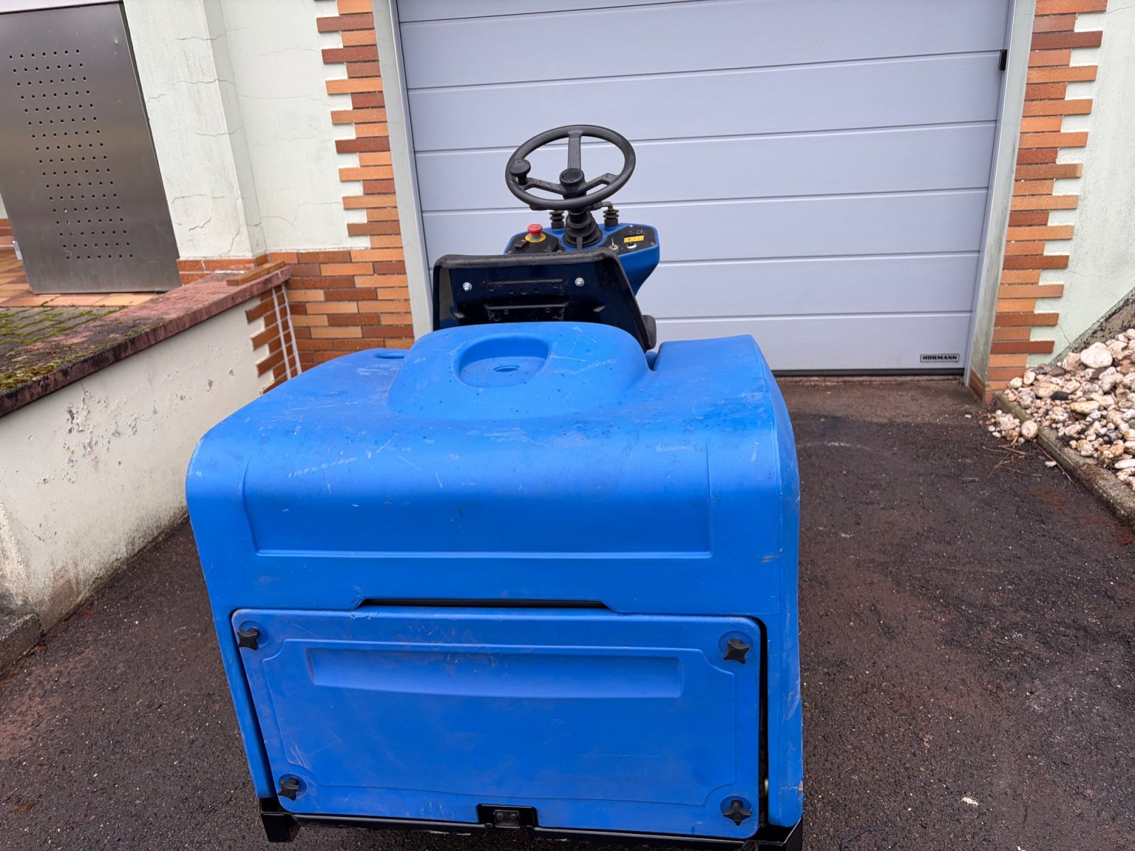 Kehrsaugmaschine от тип Nilfisk R570P, Gebrauchtmaschine в Gladbach (Снимка 5)