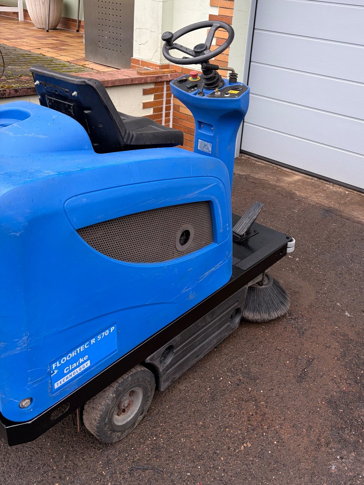 Kehrsaugmaschine от тип Nilfisk R570P, Gebrauchtmaschine в Gladbach (Снимка 7)