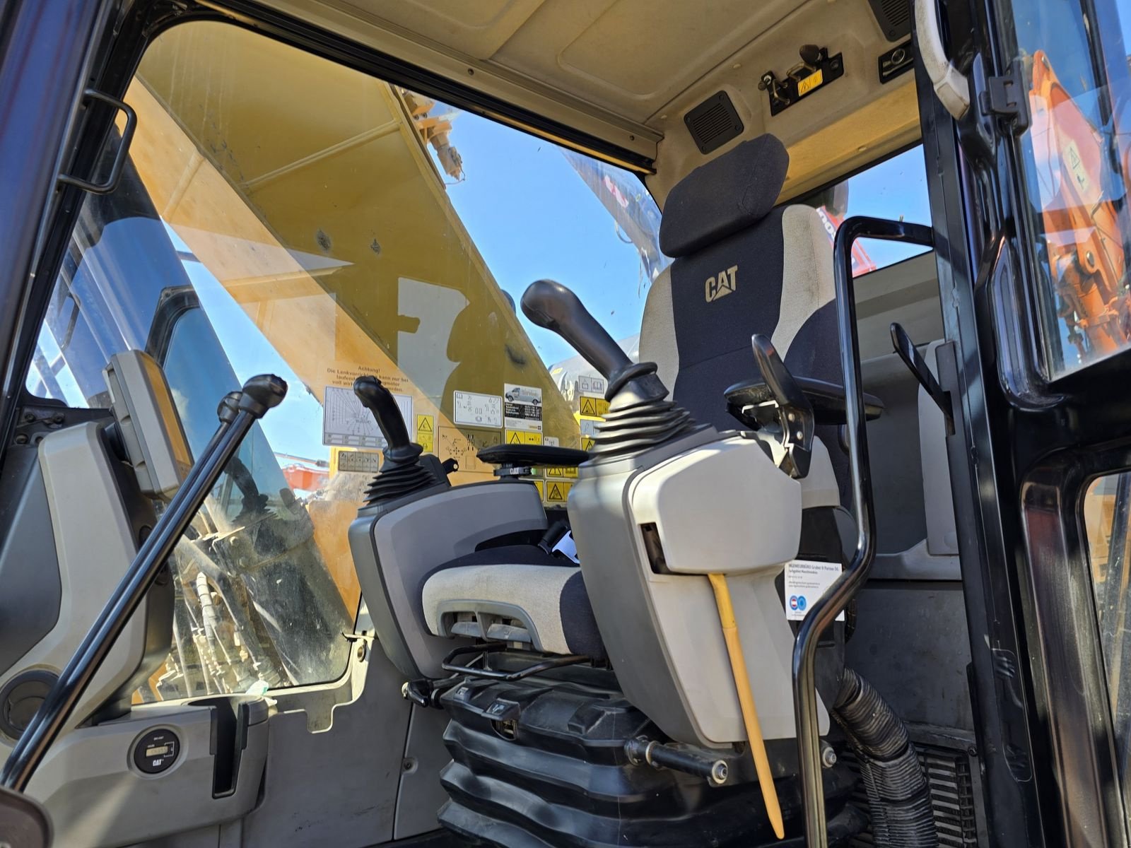 Kettenbagger типа CAT 325FLCR, Gebrauchtmaschine в Gabersdorf (Фотография 10)