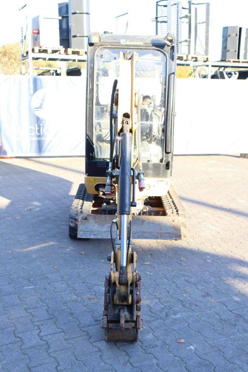 Kettenbagger от тип Caterpillar 301.7D, Gebrauchtmaschine в Antwerpen (Снимка 9)