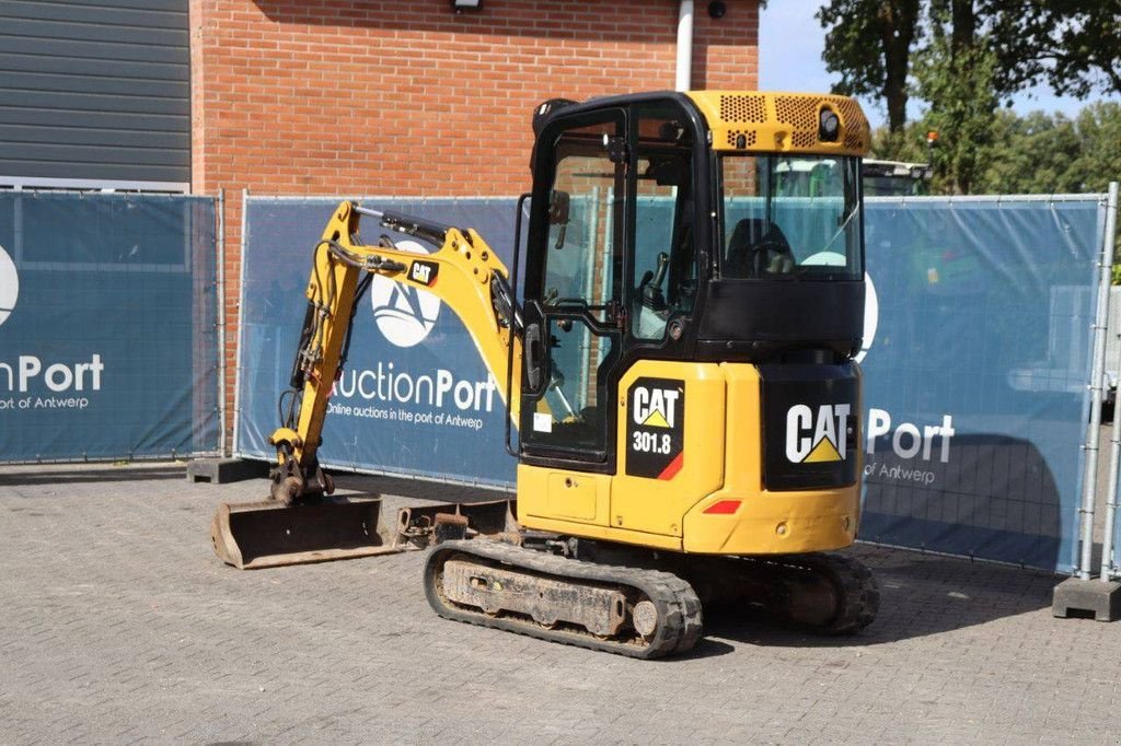 Kettenbagger от тип Caterpillar 301.8, Gebrauchtmaschine в Antwerpen (Снимка 4)