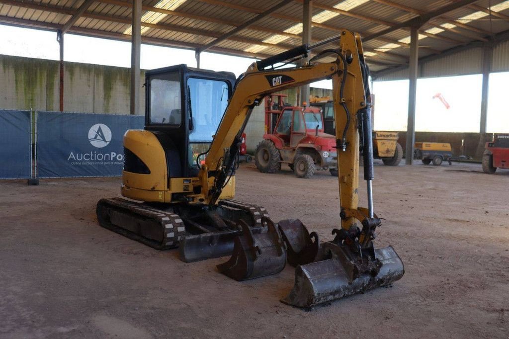 Kettenbagger typu Caterpillar 303.5C, Gebrauchtmaschine v Antwerpen (Obrázek 8)
