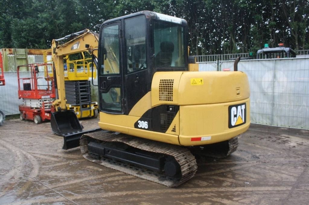 Kettenbagger des Typs Caterpillar 306, Gebrauchtmaschine in Antwerpen (Bild 2)
