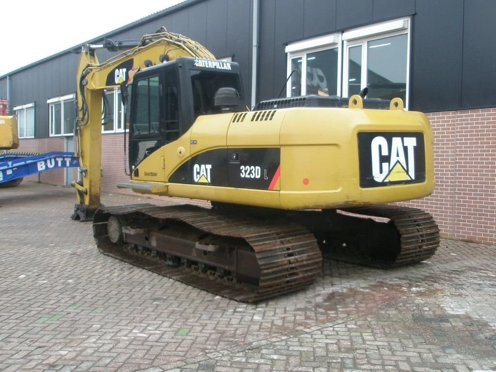 Kettenbagger del tipo Caterpillar 323D, Gebrauchtmaschine en Barneveld (Imagen 2)