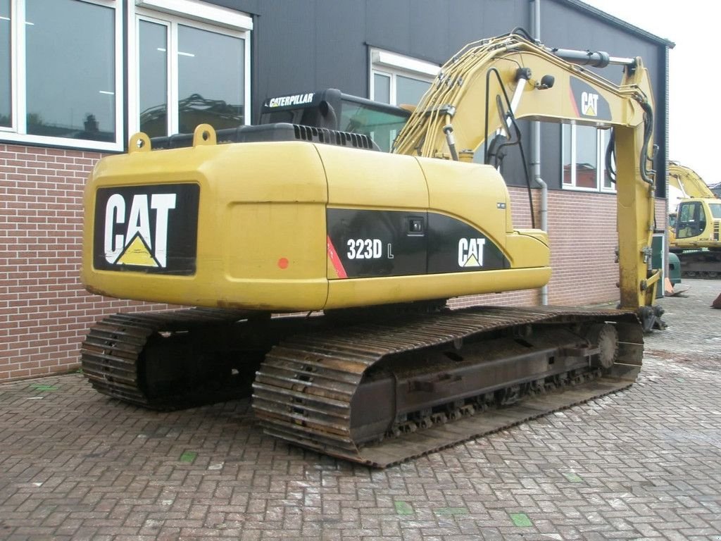 Kettenbagger del tipo Caterpillar 323D, Gebrauchtmaschine en Barneveld (Imagen 4)