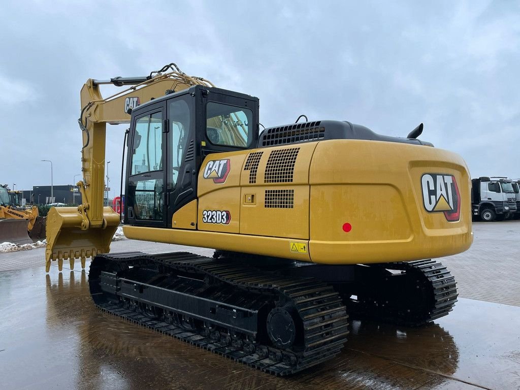Kettenbagger от тип Caterpillar 323D3, Neumaschine в Velddriel (Снимка 3)
