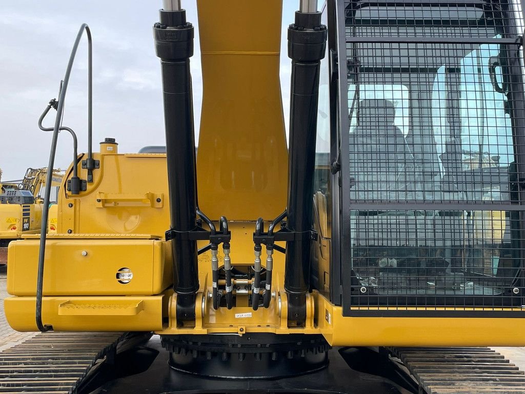 Kettenbagger van het type Caterpillar 323D3, Neumaschine in Velddriel (Foto 9)