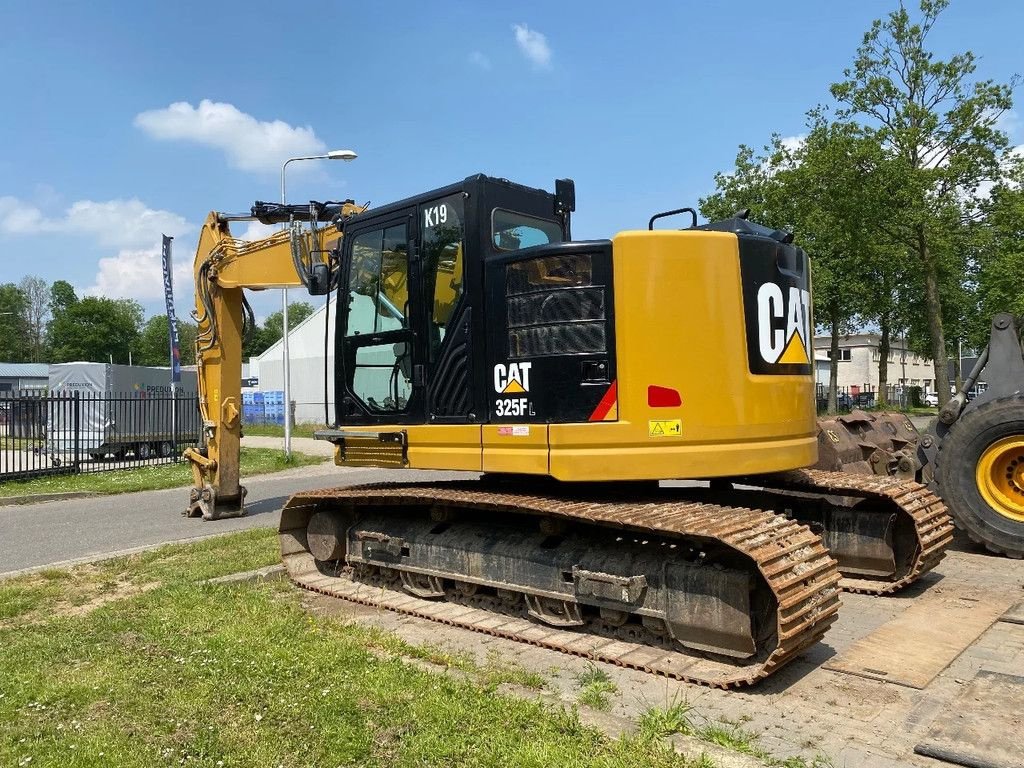 Kettenbagger des Typs Caterpillar 325F, Gebrauchtmaschine in Doetinchem (Bild 3)