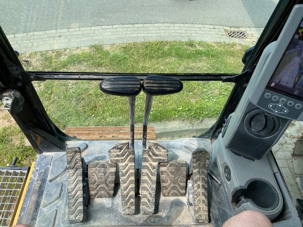 Kettenbagger des Typs Caterpillar 325F, Gebrauchtmaschine in Doetinchem (Bild 11)