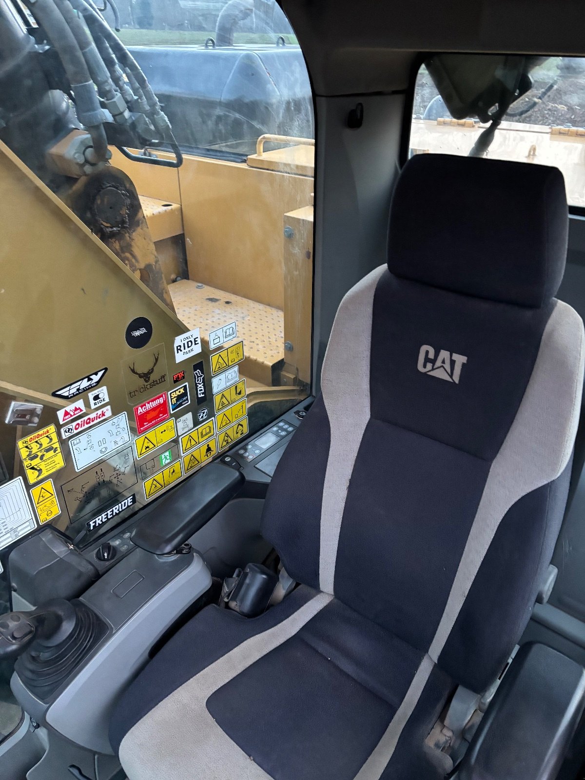 Kettenbagger des Typs Caterpillar 325FLCR, Gebrauchtmaschine in Dorsten (Bild 10)