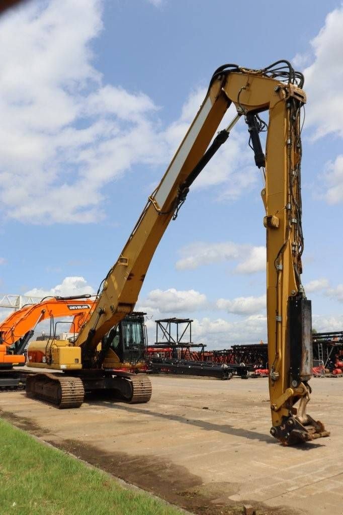 Kettenbagger типа Caterpillar 330DL UHD, Gebrauchtmaschine в Antwerpen (Фотография 8)