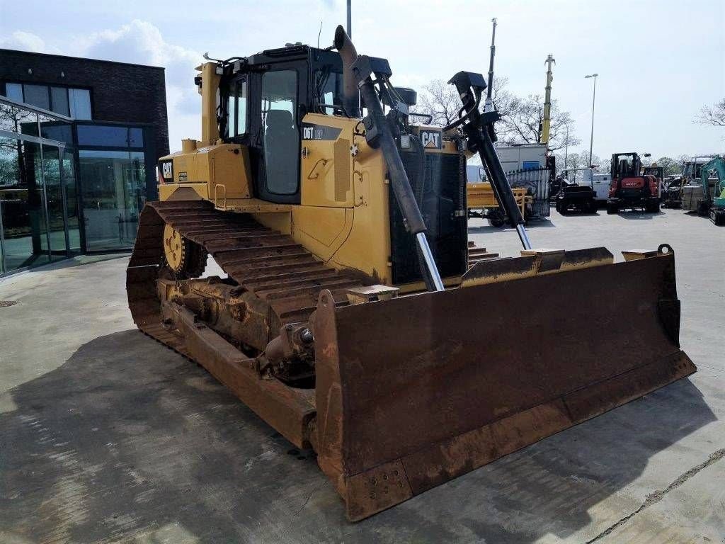 Kettenbagger za tip Caterpillar D6T LGP, Gebrauchtmaschine u Antwerpen (Slika 4)