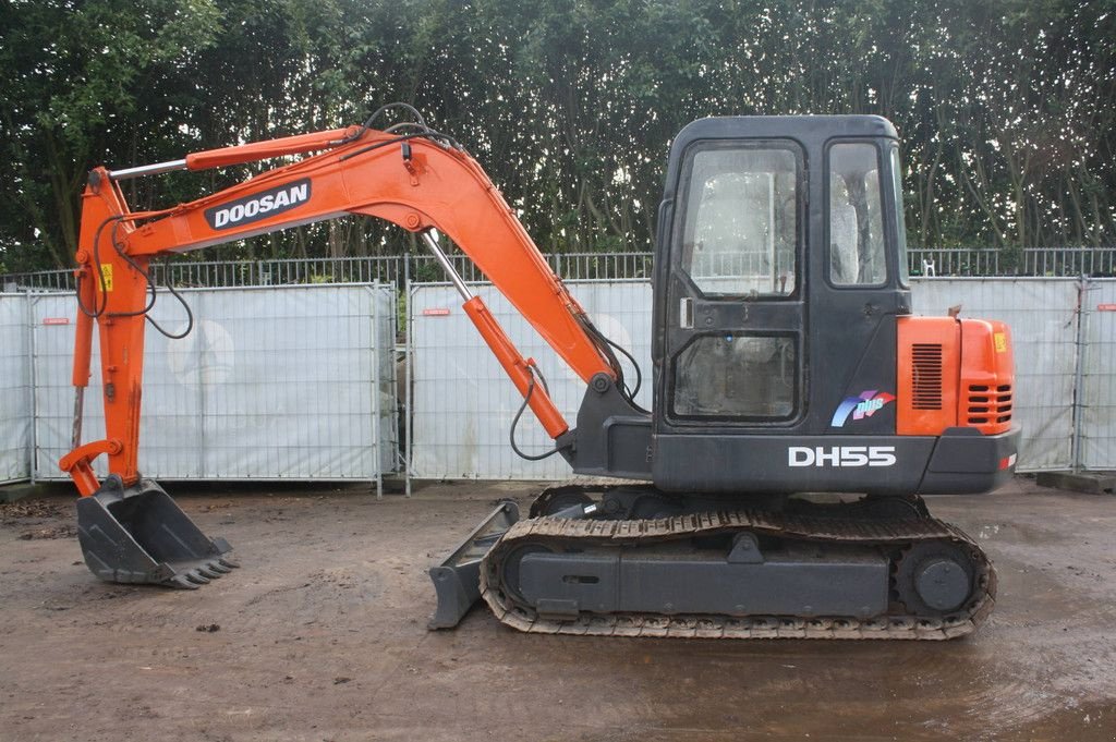 Kettenbagger of the type Doosan DH55-V, Gebrauchtmaschine in Antwerpen (Picture 2)