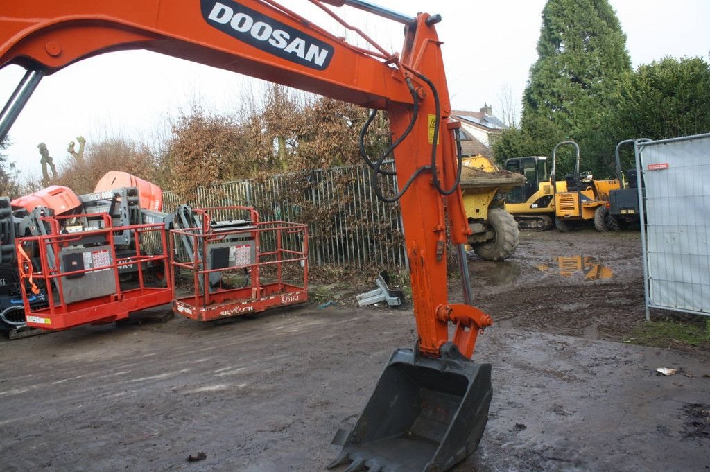 Kettenbagger des Typs Doosan DH55, Gebrauchtmaschine in Antwerpen (Bild 8)