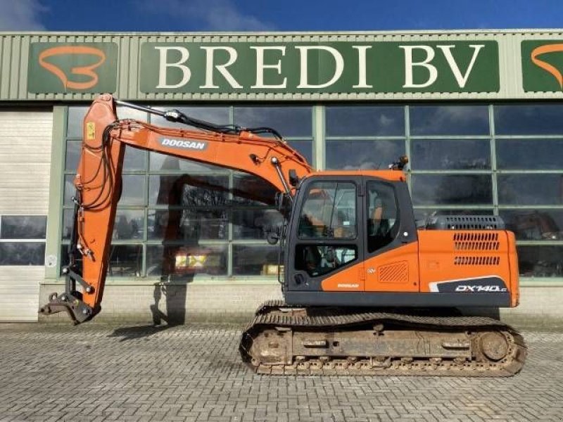Kettenbagger du type Doosan DX 140 LC-5, Gebrauchtmaschine en Roosendaal (Photo 1)