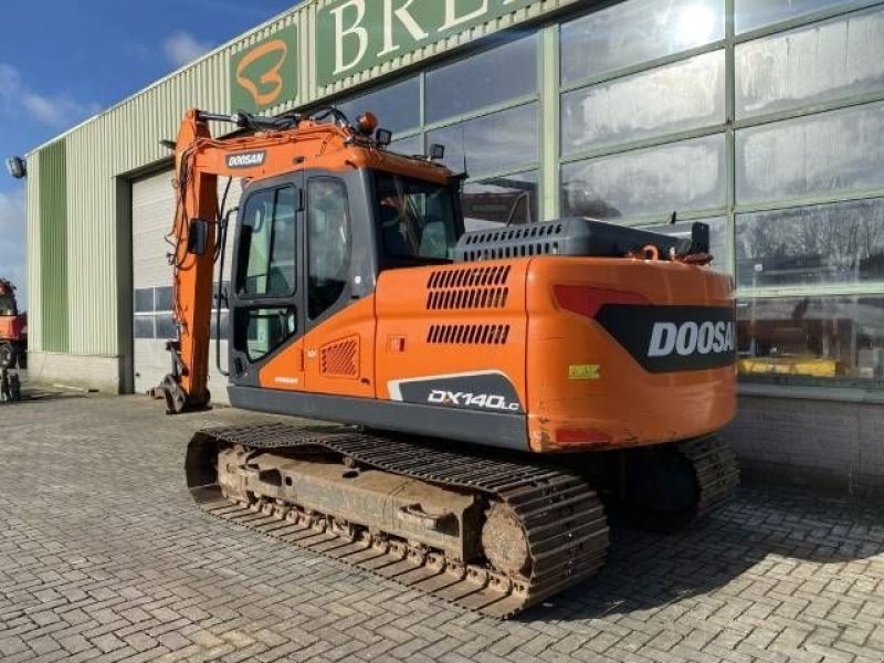 Kettenbagger du type Doosan DX 140 LC-5, Gebrauchtmaschine en Roosendaal (Photo 4)