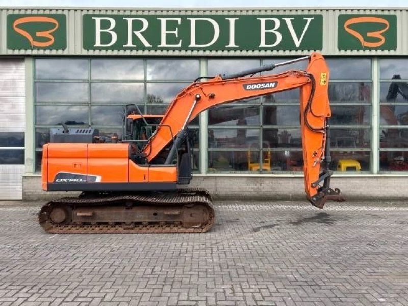 Kettenbagger des Typs Doosan DX 140 LC-5, Gebrauchtmaschine in Roosendaal (Bild 2)
