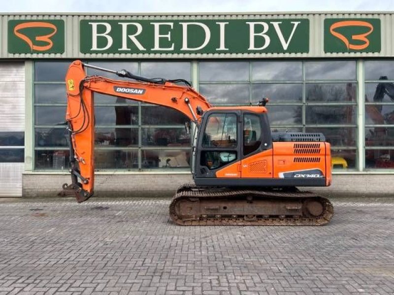 Kettenbagger des Typs Doosan DX 140 LC-5, Gebrauchtmaschine in Roosendaal (Bild 1)
