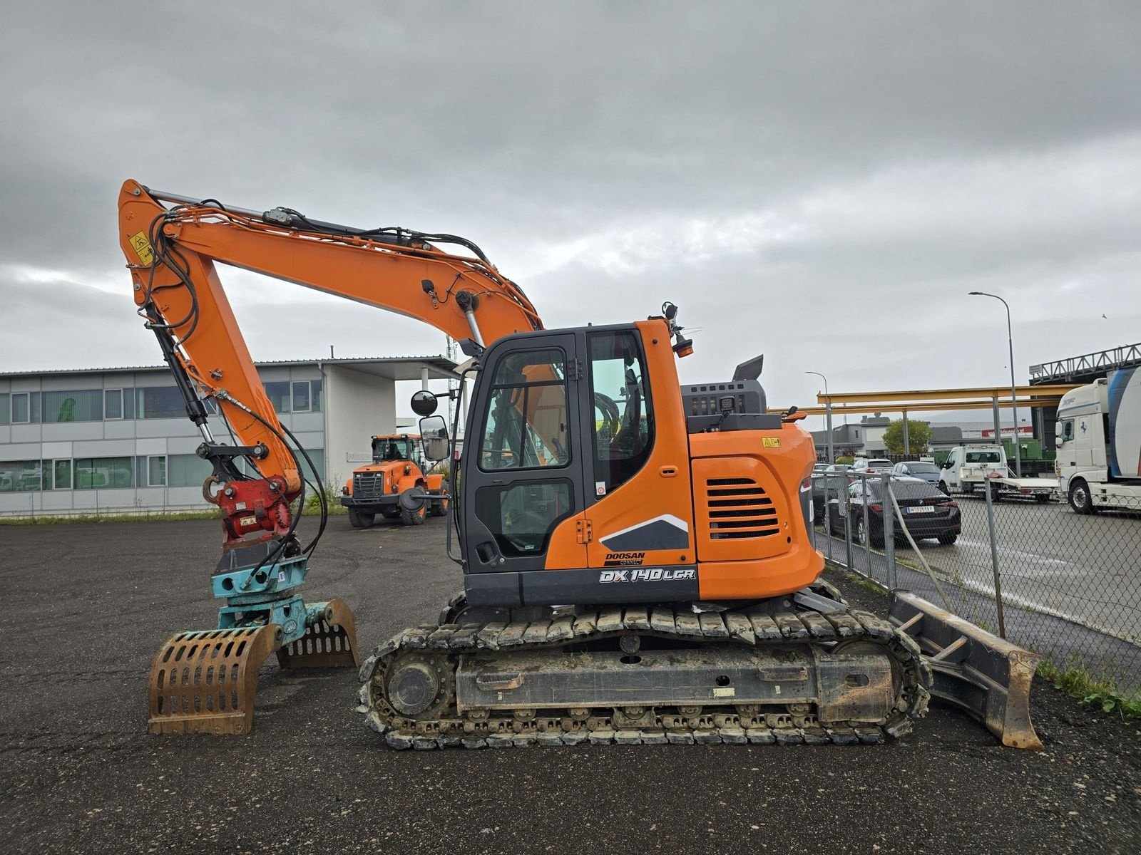 Kettenbagger типа Doosan DX140LCR, Gebrauchtmaschine в Gabersdorf (Фотография 5)