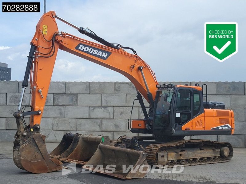 Kettenbagger του τύπου Doosan DX225 LC-7 4 BUCKETS, Gebrauchtmaschine σε Veghel (Φωτογραφία 1)