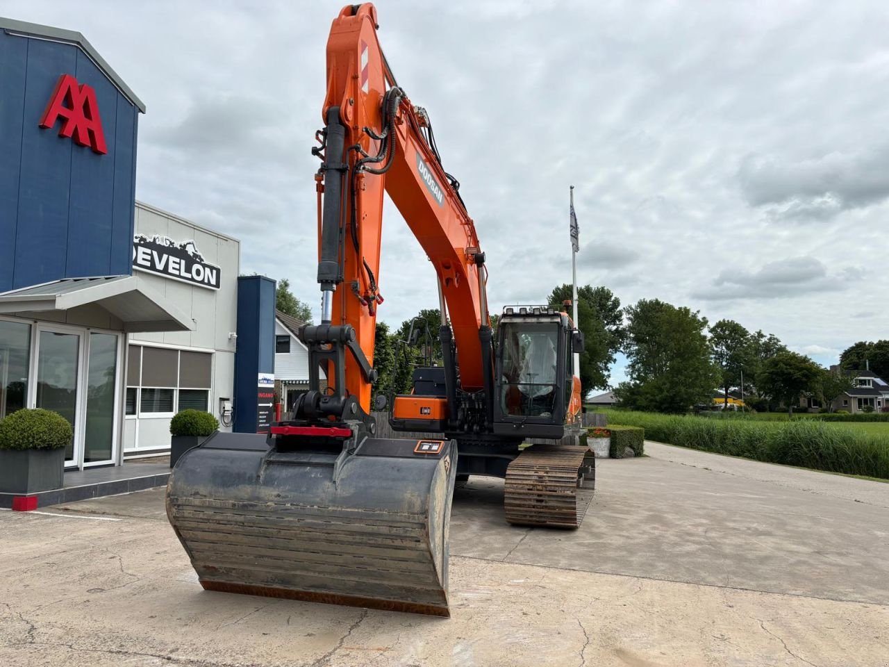 Kettenbagger типа Doosan DX225LC-5, Gebrauchtmaschine в Arum (Фотография 3)