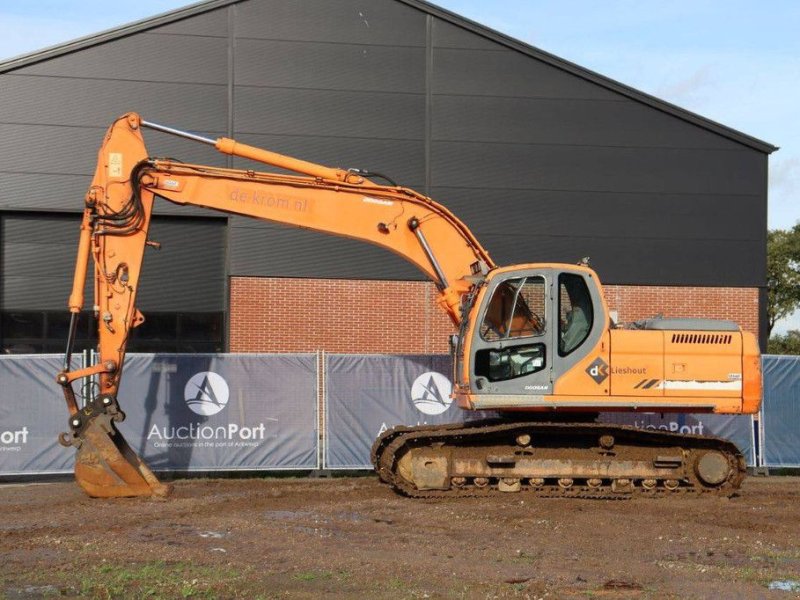 Kettenbagger des Typs Doosan DX225LC, Gebrauchtmaschine in Antwerpen (Bild 1)