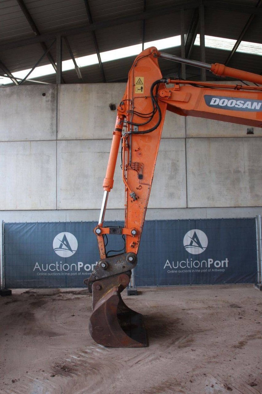 Kettenbagger del tipo Doosan DX235LCR, Gebrauchtmaschine en Antwerpen (Imagen 11)
