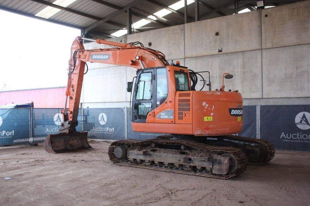 Kettenbagger del tipo Doosan DX235LCR, Gebrauchtmaschine en Antwerpen (Imagen 3)