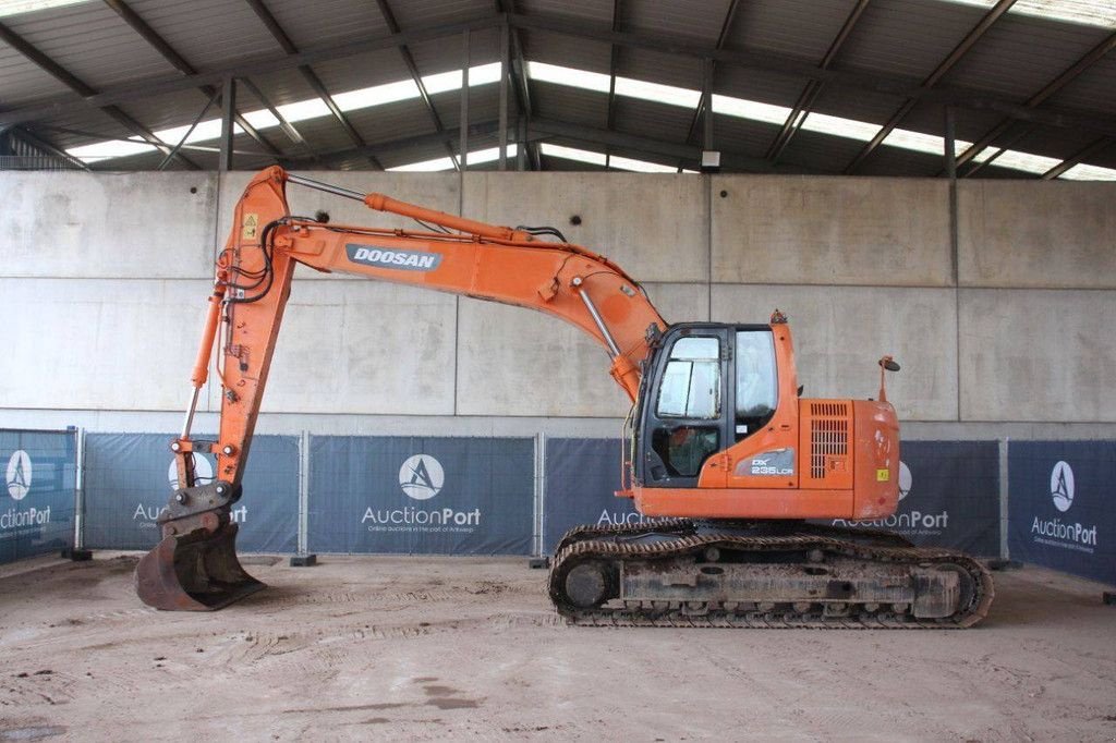 Kettenbagger del tipo Doosan DX235LCR, Gebrauchtmaschine en Antwerpen (Imagen 2)