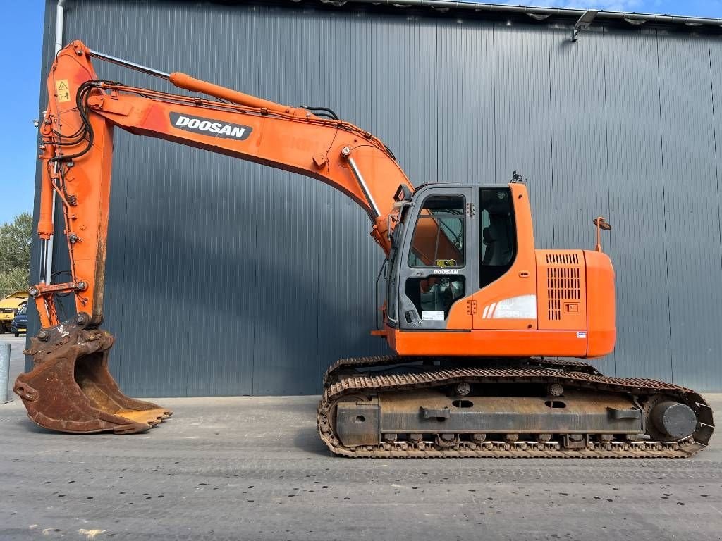 Kettenbagger del tipo Doosan DX235LCR, Gebrauchtmaschine en Venlo (Imagen 2)