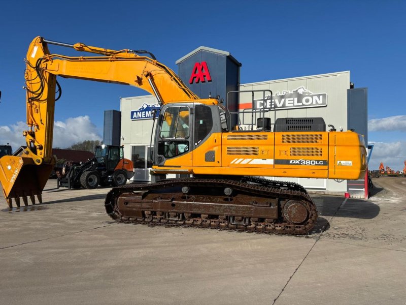 Kettenbagger του τύπου Doosan DX380LC-3, Gebrauchtmaschine σε Arum