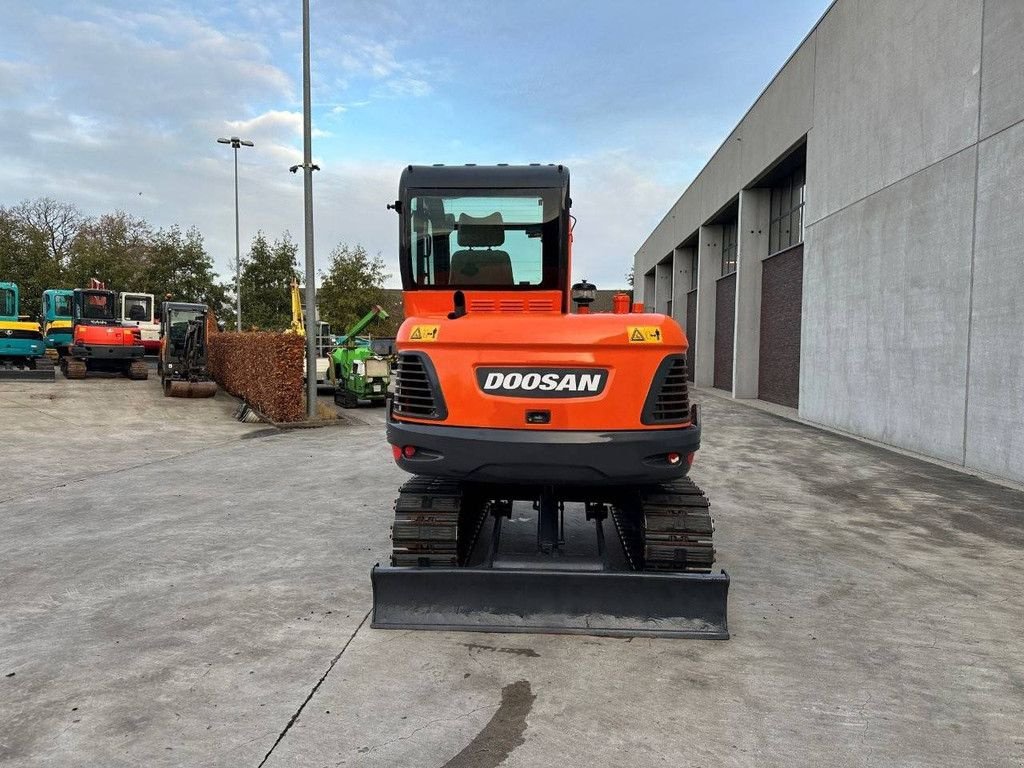 Kettenbagger a típus Doosan DX55-9C, Gebrauchtmaschine ekkor: Antwerpen (Kép 5)