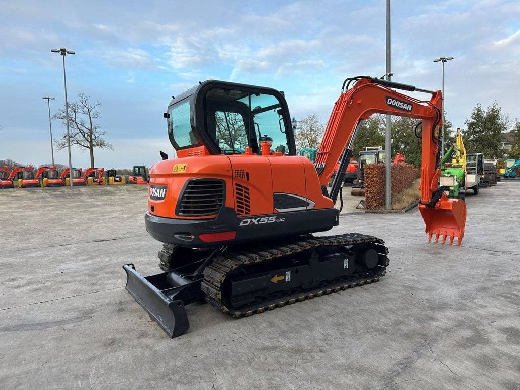 Kettenbagger a típus Doosan DX55-9C, Gebrauchtmaschine ekkor: Antwerpen (Kép 4)