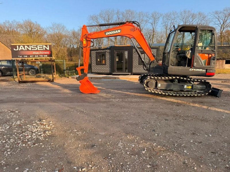 Kettenbagger of the type Doosan DX55-9C, Gebrauchtmaschine in Kootwijkerbroek (Picture 1)