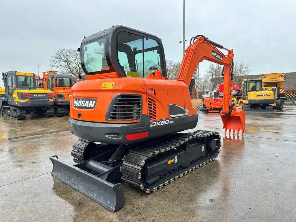 Kettenbagger от тип Doosan DX60-9C, Gebrauchtmaschine в Antwerpen (Снимка 4)