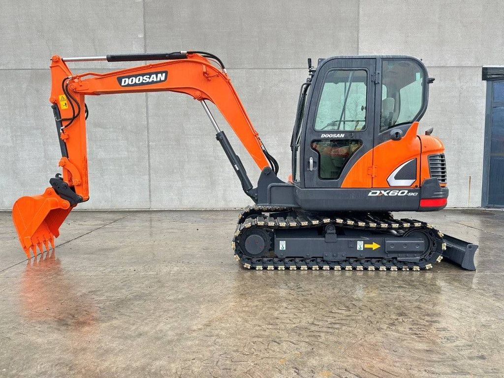 Kettenbagger от тип Doosan DX60-9C, Gebrauchtmaschine в Antwerpen (Снимка 8)