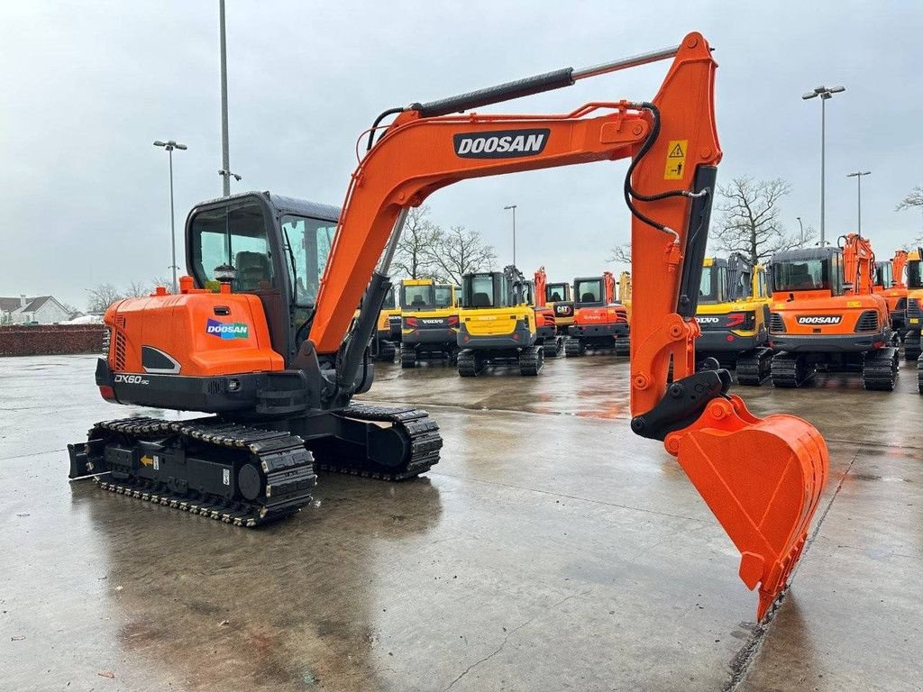 Kettenbagger от тип Doosan DX60-9C, Gebrauchtmaschine в Antwerpen (Снимка 3)