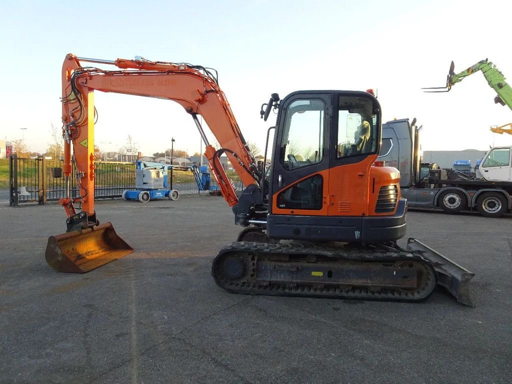 Kettenbagger типа Doosan DX85R-3, Gebrauchtmaschine в Zutphen (Фотография 5)