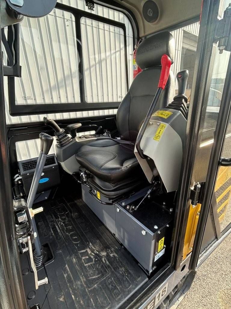 Kettenbagger des Typs Eurotrac HE18 C, Neumaschine in Antwerpen (Bild 5)