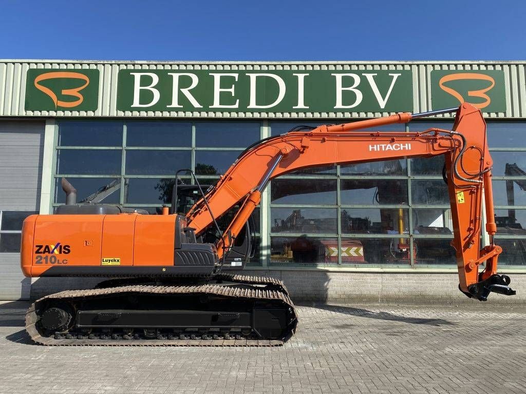 Kettenbagger от тип Hitachi 210LC-5B, Gebrauchtmaschine в Roosendaal (Снимка 2)