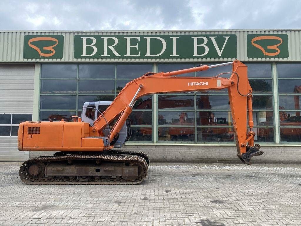 Kettenbagger des Typs Hitachi EX 150 LC, Gebrauchtmaschine in Roosendaal (Bild 2)
