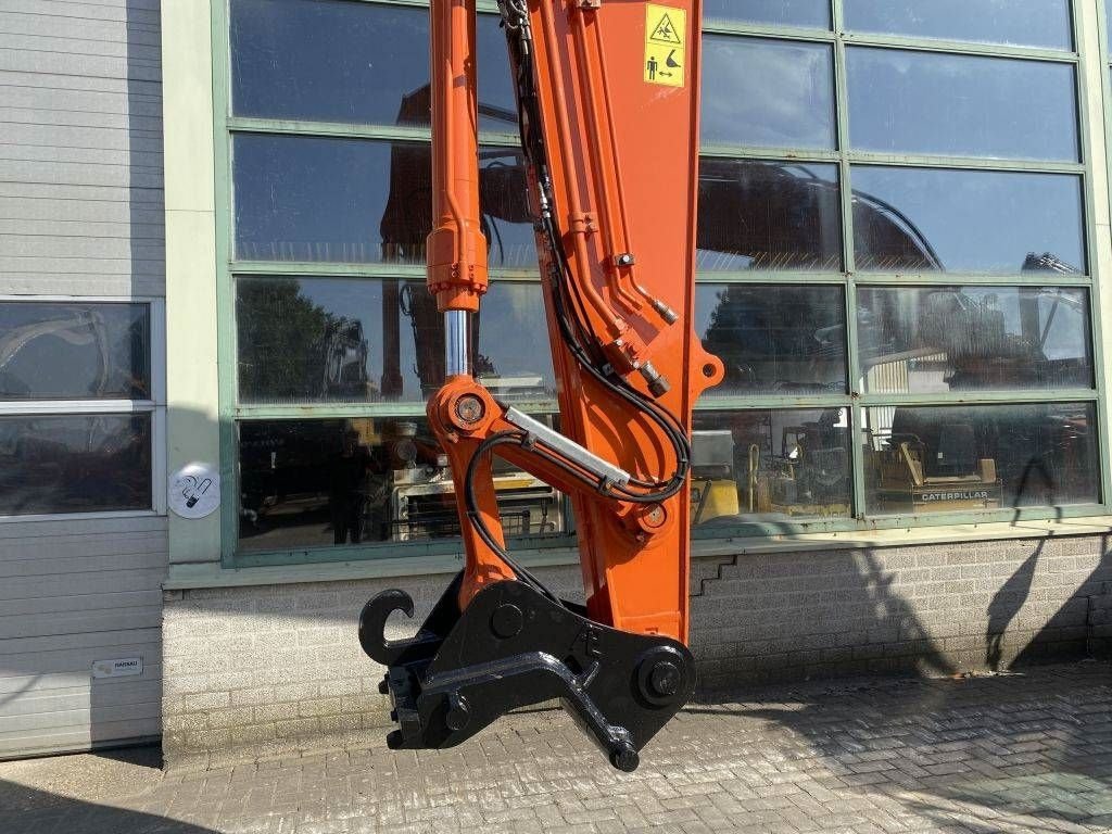 Kettenbagger del tipo Hitachi ZAXIS ZX210LC-5B, Gebrauchtmaschine In Roosendaal (Immagine 2)