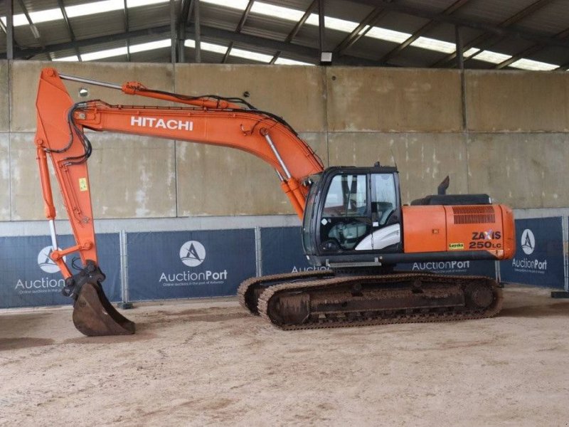 Hitachi Kettenbagger gebraucht & neu kaufen - technikboerse.com Hitachi Kettenbagger gebraucht & neu kaufen - technikboerse.com