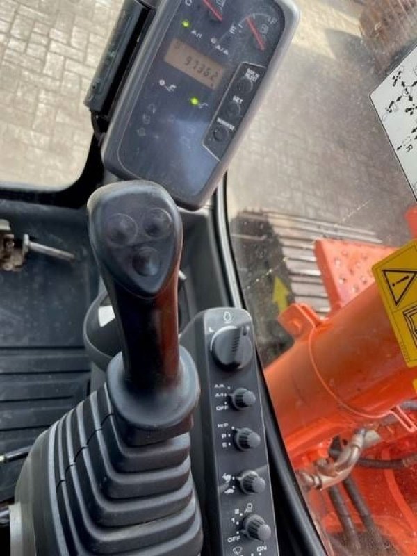 Kettenbagger типа Hitachi ZX 135 UR, Gebrauchtmaschine в Roosendaal (Фотография 10)