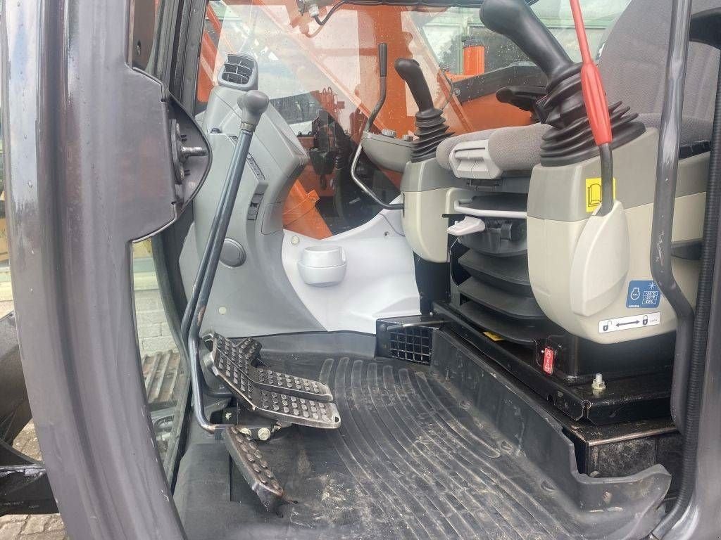 Kettenbagger του τύπου Hitachi ZX 135 US 5-B, Gebrauchtmaschine σε Roosendaal (Φωτογραφία 9)