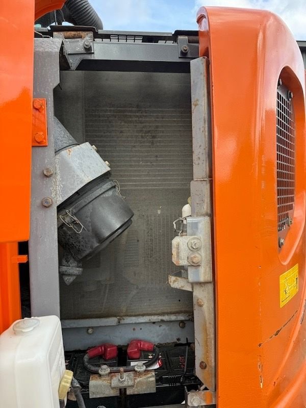 Kettenbagger des Typs Hitachi ZX 135 US-5B, Gebrauchtmaschine in Beveren-Waas Melsele (Bild 10)