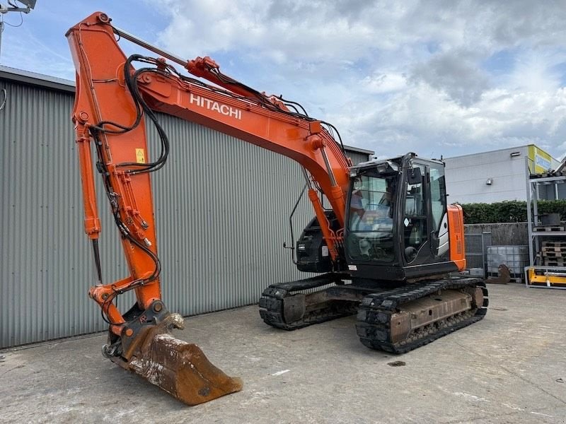 Kettenbagger des Typs Hitachi ZX 135 US-5B, Gebrauchtmaschine in Beveren-Waas Melsele (Bild 4)